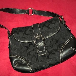 Black medium purse